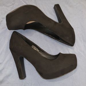 Torrid platform pump heels